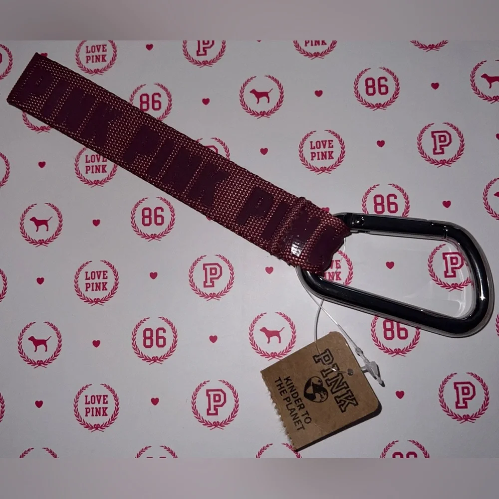 💗NWT VS PINK KEYCHAIN💗